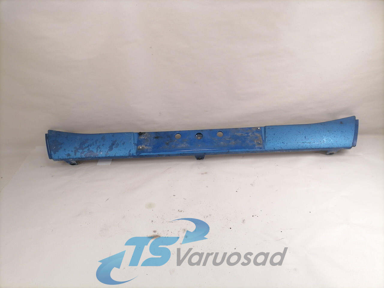 Volvo Front bumper cover plastic 82090733 - Aeropack/ Spoiler für LKW: das Bild 1 Volvo Front bumper cover plastic 82090733 - Aeropack/ Spoiler für LKW: das Bild 1