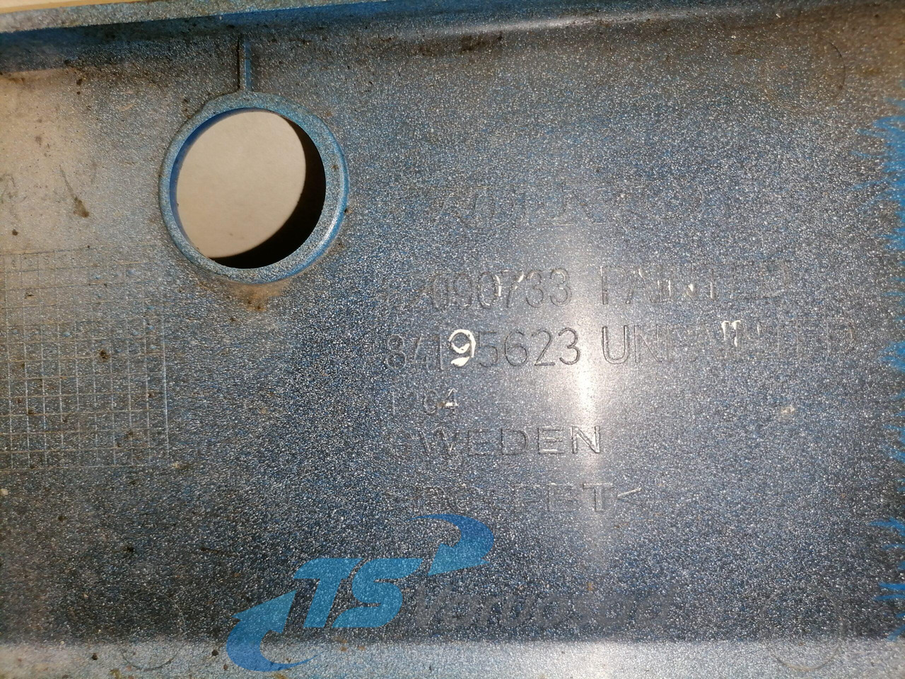 Volvo Front bumper cover plastic 82090733 - Aeropack/ Spoiler für LKW: das Bild 3 Volvo Front bumper cover plastic 82090733 - Aeropack/ Spoiler für LKW: das Bild 3