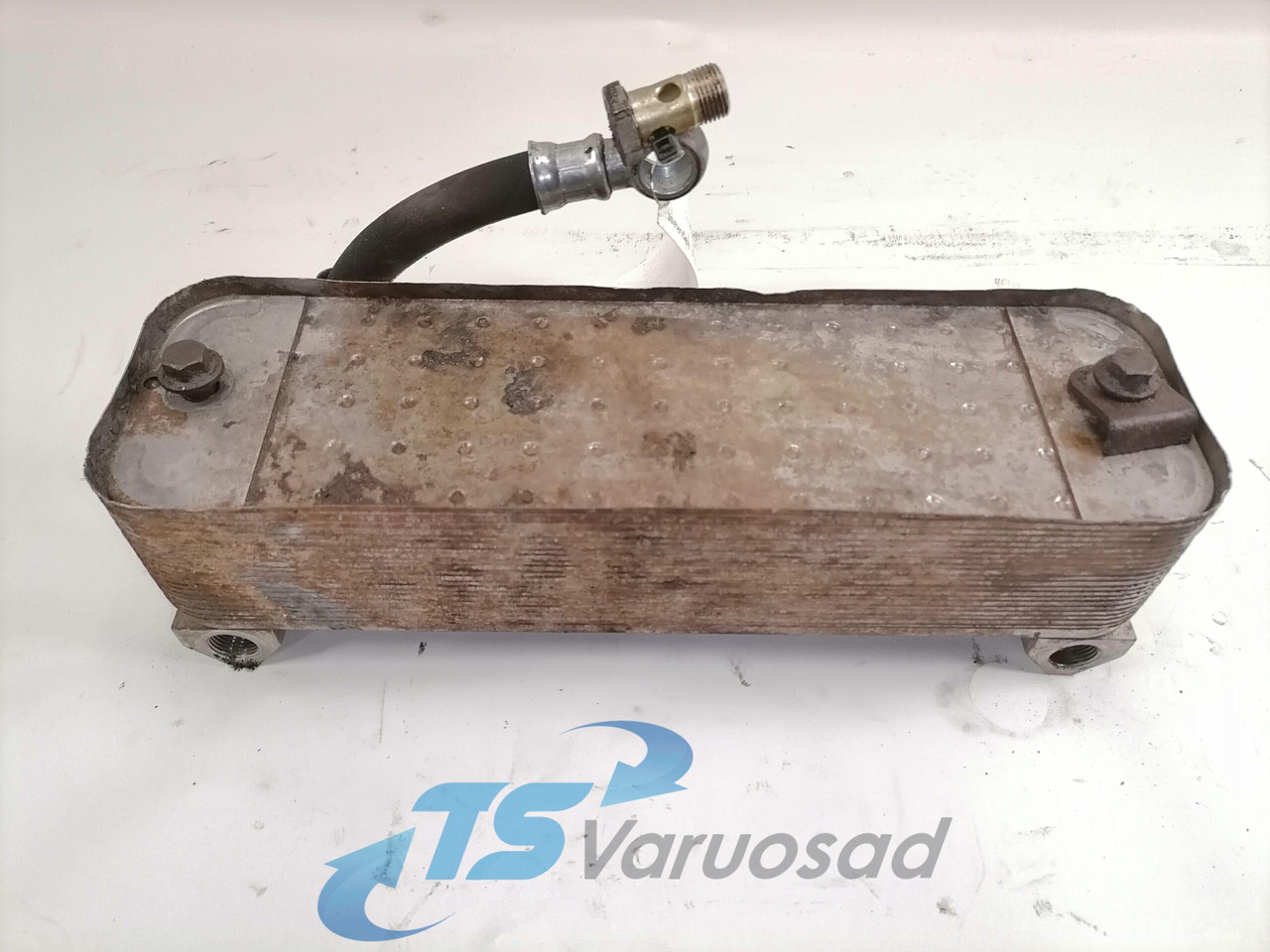 Volvo Gerabox oil cooler 21359570 - Getriebe und Teile für LKW: das Bild 4 Volvo Gerabox oil cooler 21359570 - Getriebe und Teile für LKW: das Bild 4