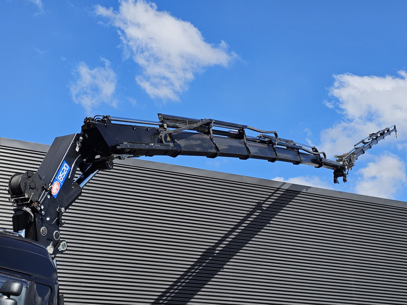 Scania R490 / 8x2 / HMF 85 TM CRANE / WINCH / JIB - Sattelzugmaschine: das Bild 2 Scania R490 / 8x2 / HMF 85 TM CRANE / WINCH / JIB - Sattelzugmaschine: das Bild 2