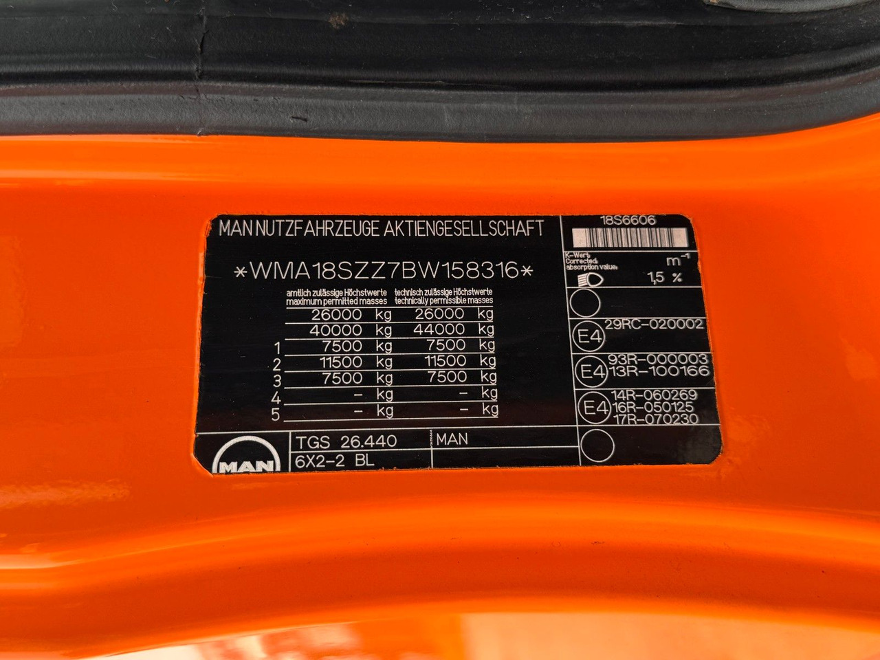MAN 26.40 6X2 Multilift Abroller - Abrollkipper: das Bild 4 MAN 26.40 6X2 Multilift Abroller - Abrollkipper: das Bild 4