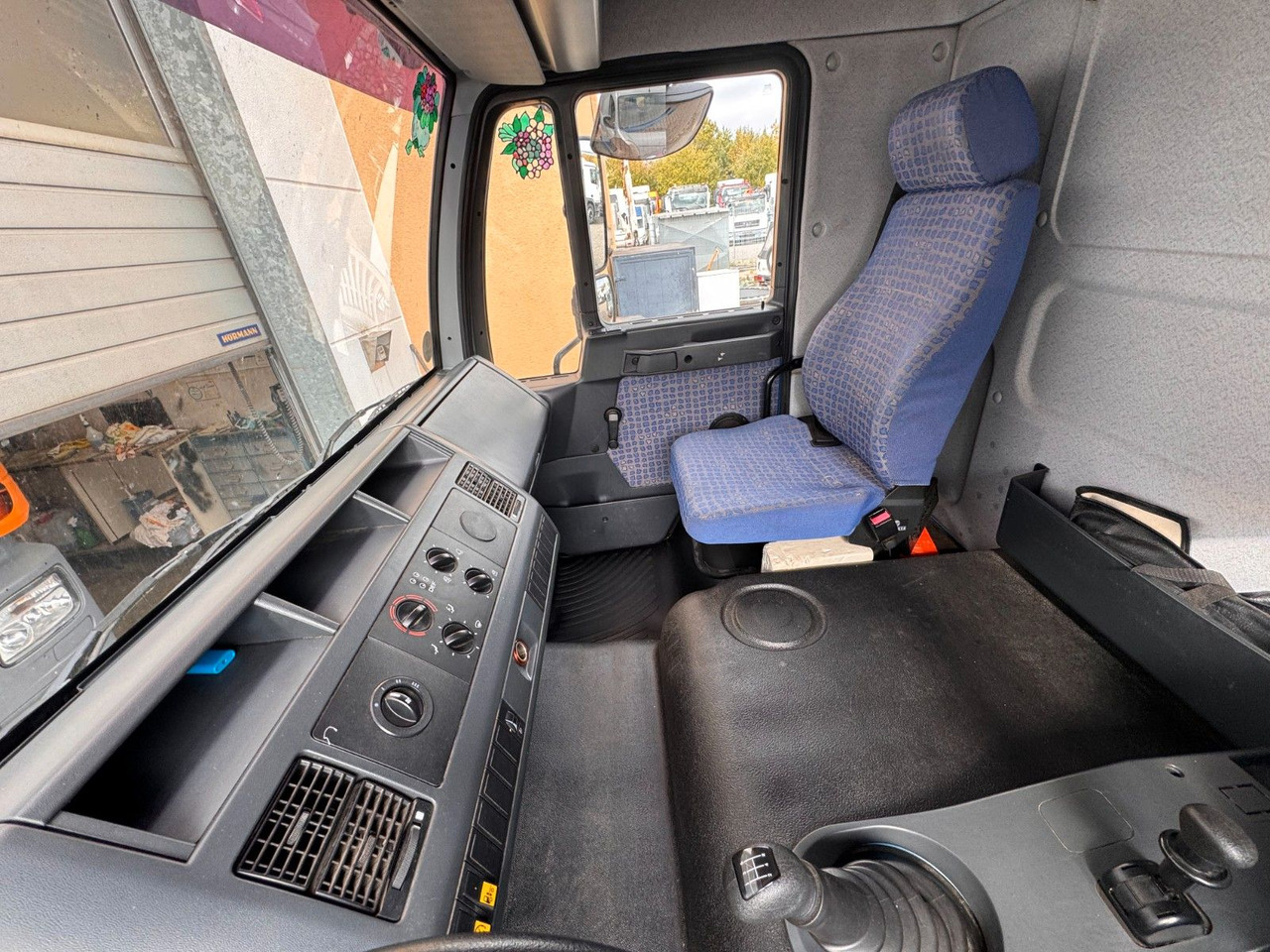 MAN 8.140 4X2 Pritsche Plane Original Km - Planen Transporter: das Bild 4 MAN 8.140 4X2 Pritsche Plane Original Km - Planen Transporter: das Bild 4