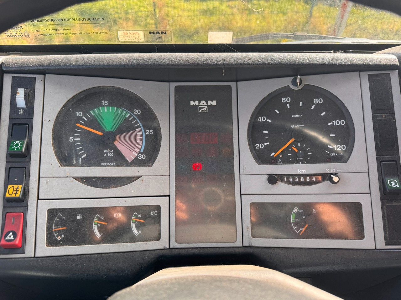 MAN 8.140 4X2 Pritsche Plane Original Km - Planen Transporter: das Bild 2 MAN 8.140 4X2 Pritsche Plane Original Km - Planen Transporter: das Bild 2