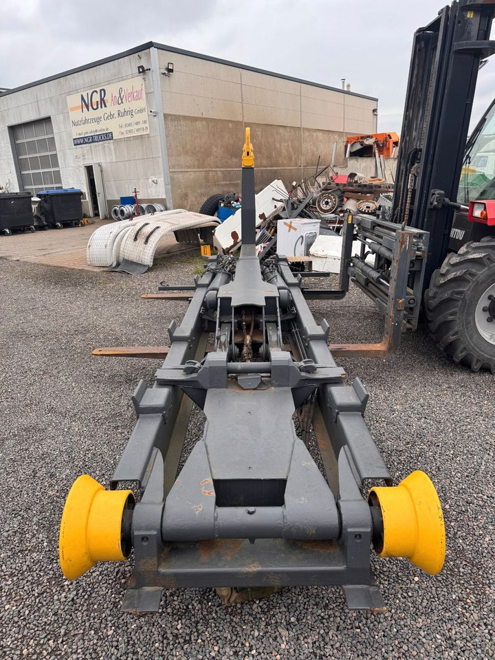 Marell Abrollkipperaufbau 3 Achser - Abrollkipper: das Bild 1 Marell Abrollkipperaufbau 3 Achser - Abrollkipper: das Bild 1