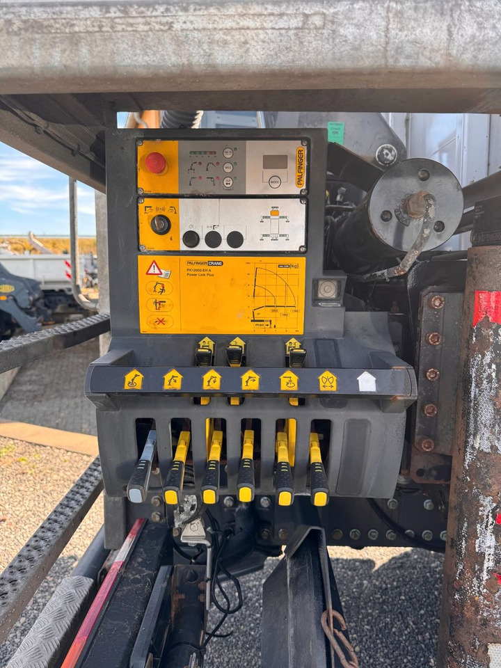 Mercedes-Benz 2540 6X2 Pritsche Palfinger PK 12002 mit Funk - Autokran: das Bild 5 Mercedes-Benz 2540 6X2 Pritsche Palfinger PK 12002 mit Funk - Autokran: das Bild 5