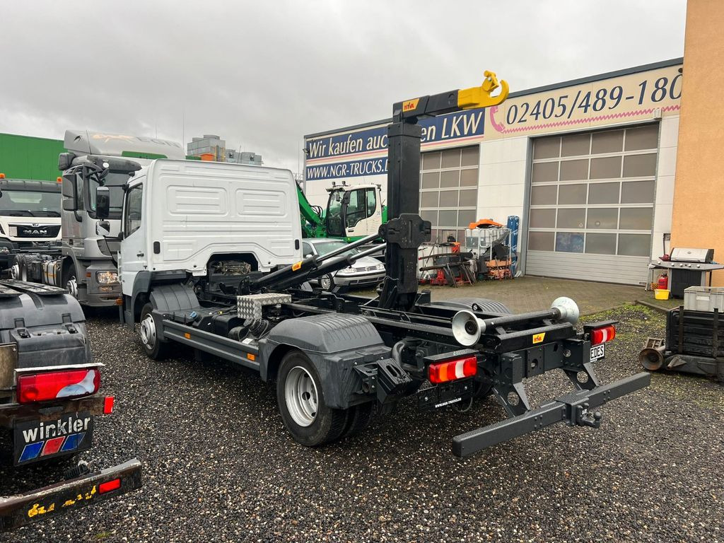 Mercedes-Benz 816 4X2 mit neuem Hyva Abroller Funk - Abrollkipper: das Bild 4 Mercedes-Benz 816 4X2 mit neuem Hyva Abroller Funk - Abrollkipper: das Bild 4