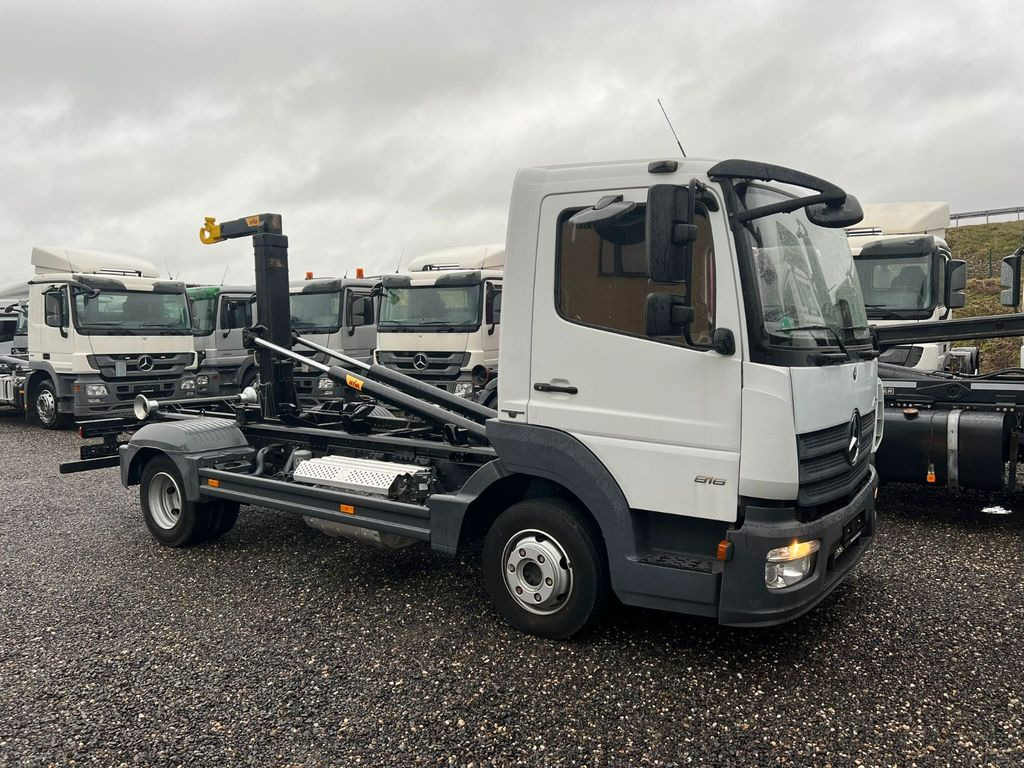 Mercedes-Benz 816 4X2 mit neuem Hyva Abroller Funk - Abrollkipper: das Bild 1 Mercedes-Benz 816 4X2 mit neuem Hyva Abroller Funk - Abrollkipper: das Bild 1