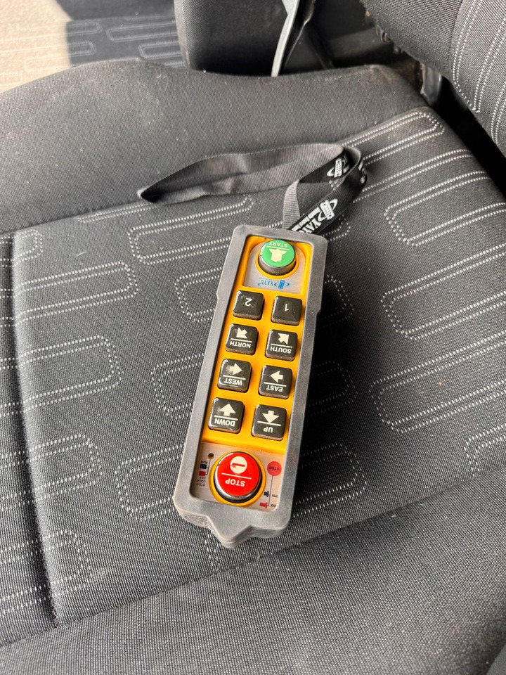 Mercedes-Benz 816 4X2 mit neuem Hyva Abroller Funk - Abrollkipper: das Bild 5 Mercedes-Benz 816 4X2 mit neuem Hyva Abroller Funk - Abrollkipper: das Bild 5