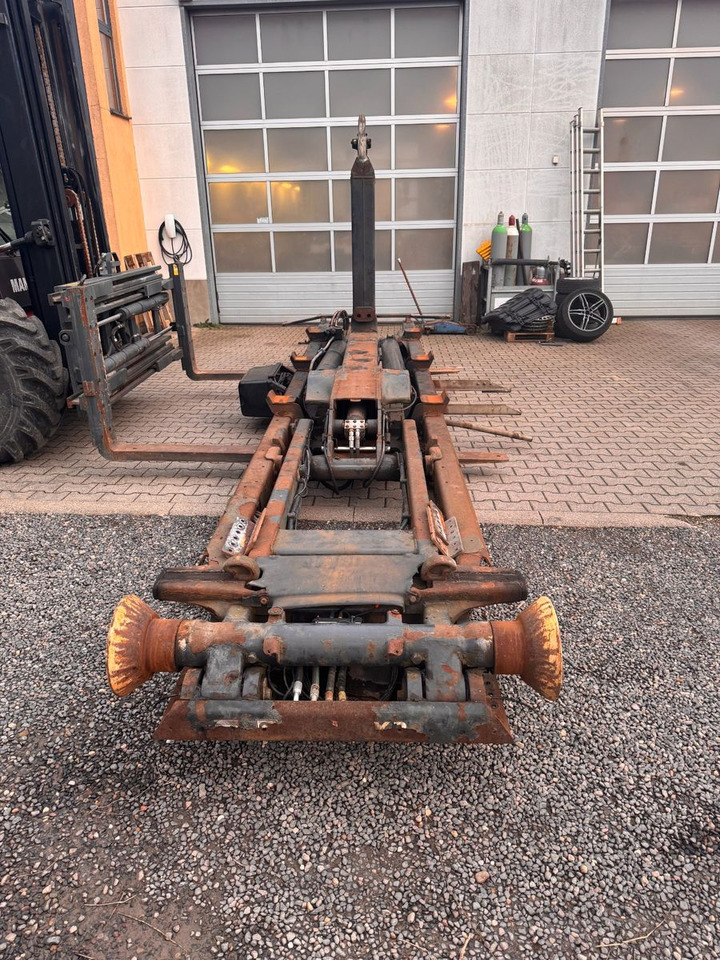 Multilift XR 21 Abrollaufbau - Abrollkipper: das Bild 1 Multilift XR 21 Abrollaufbau - Abrollkipper: das Bild 1