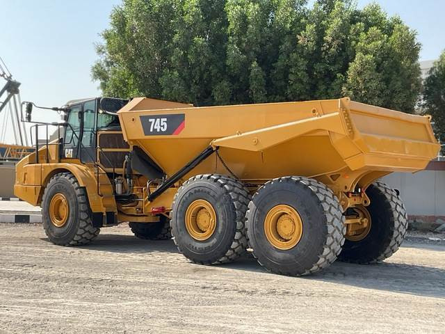 CAT 745 - Knickgelenkter Dumper: das Bild 2 CAT 745 - Knickgelenkter Dumper: das Bild 2