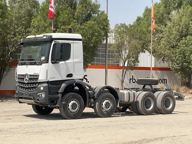 Mercedes-Benz Arocs 4240 - Fahrgestell LKW: das Bild 1 Mercedes-Benz Arocs 4240 - Fahrgestell LKW: das Bild 1