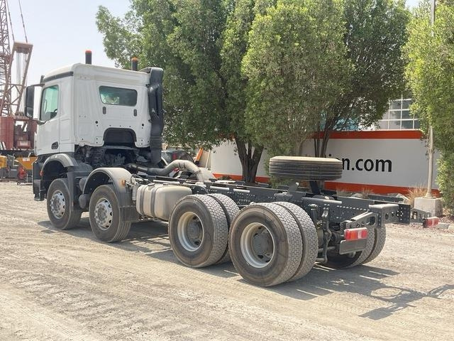 Mercedes-Benz Arocs 4240 - Fahrgestell LKW: das Bild 2 Mercedes-Benz Arocs 4240 - Fahrgestell LKW: das Bild 2