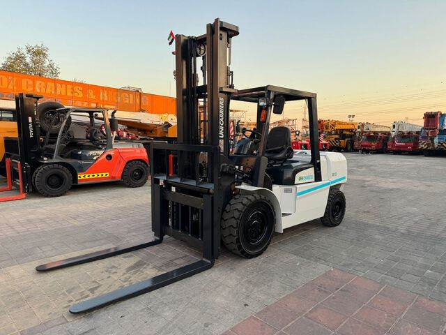 UniCarriers D1F5F50U - Dieselstapler: das Bild 1 UniCarriers D1F5F50U - Dieselstapler: das Bild 1