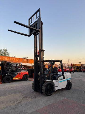 Dieselstapler UniCarriers D1F5F50U: das Bild 9