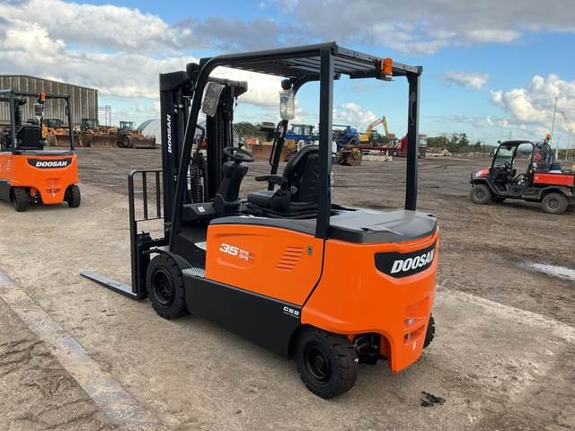 Doosan B35X-7 PLUS - Elektrostapler: das Bild 2 Doosan B35X-7 PLUS - Elektrostapler: das Bild 2