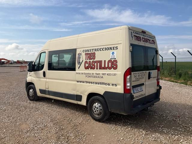 Peugeot Boxer - Koffer LKW: das Bild 2 Peugeot Boxer - Koffer LKW: das Bild 2