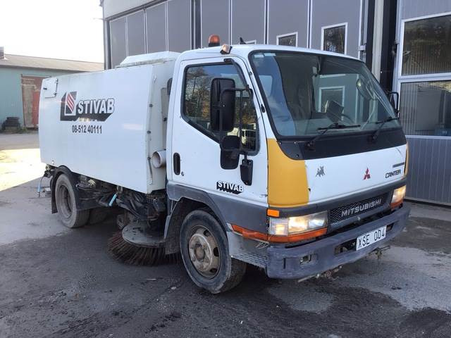 Mitsubishi Canter - Kehrmaschine: das Bild 4 Mitsubishi Canter - Kehrmaschine: das Bild 4