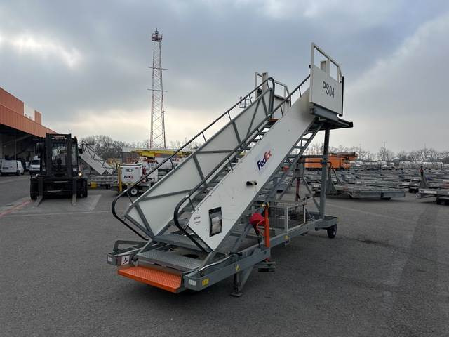 SPS PT-15 - Passagiertreppe: das Bild 1 SPS PT-15 - Passagiertreppe: das Bild 1
