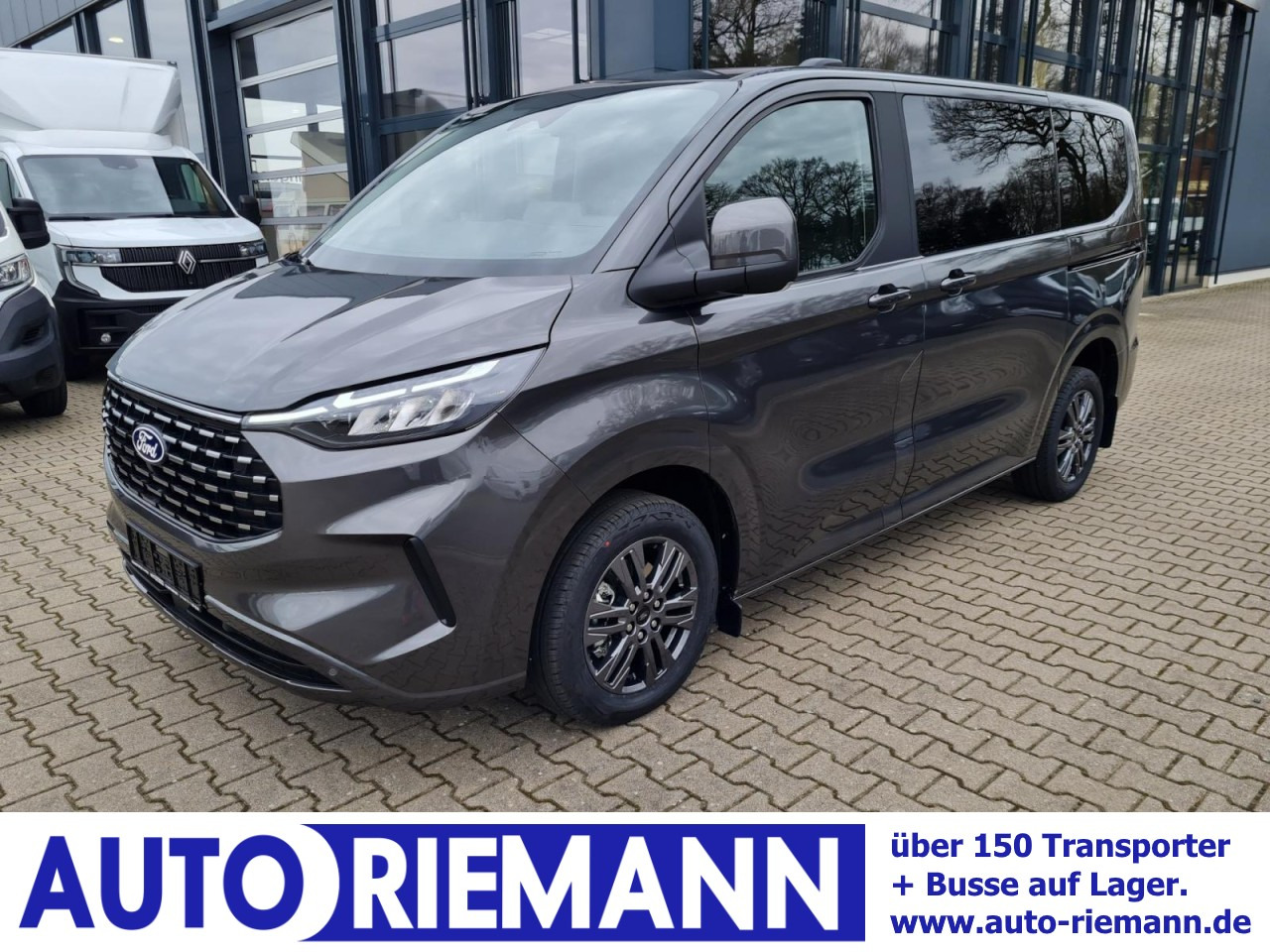 Ford Tourneo Custom 320 L1 AG Titanium X AHK LED NAVI 2X SCHIEBE - Personentransporter: das Bild 1 Ford Tourneo Custom 320 L1 AG Titanium X AHK LED NAVI 2X SCHIEBE - Personentransporter: das Bild 1