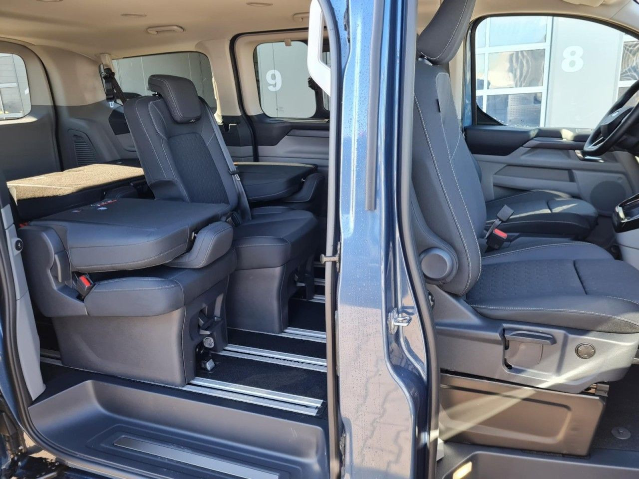 Personentransporter Ford Tourneo Custom 320 Titanium L1 AG 8-Sitze LED KA: das Bild 18