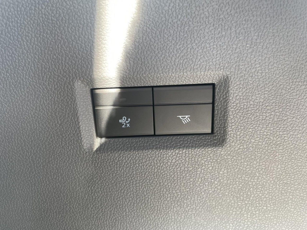 Personentransporter Ford Tourneo Custom 320 Titanium X L1 AHK LED LMF NAV: das Bild 9