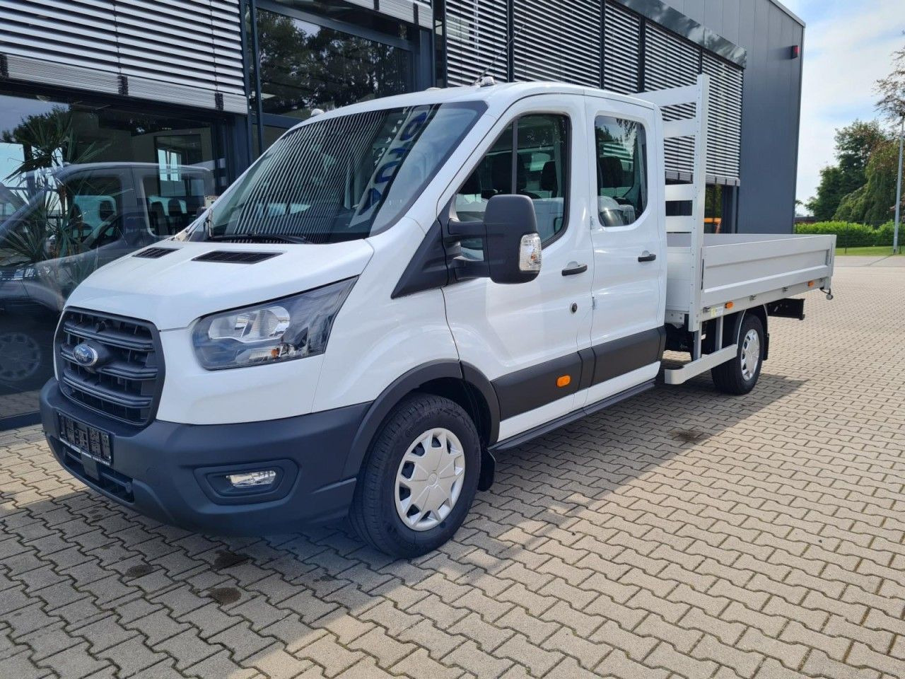 Ford Transit 350 Doka L3 L4 Trend RWD AHK KLIMA TEMPO - Pritsche Transporter: das Bild 2 Ford Transit 350 Doka L3 L4 Trend RWD AHK KLIMA TEMPO - Pritsche Transporter: das Bild 2