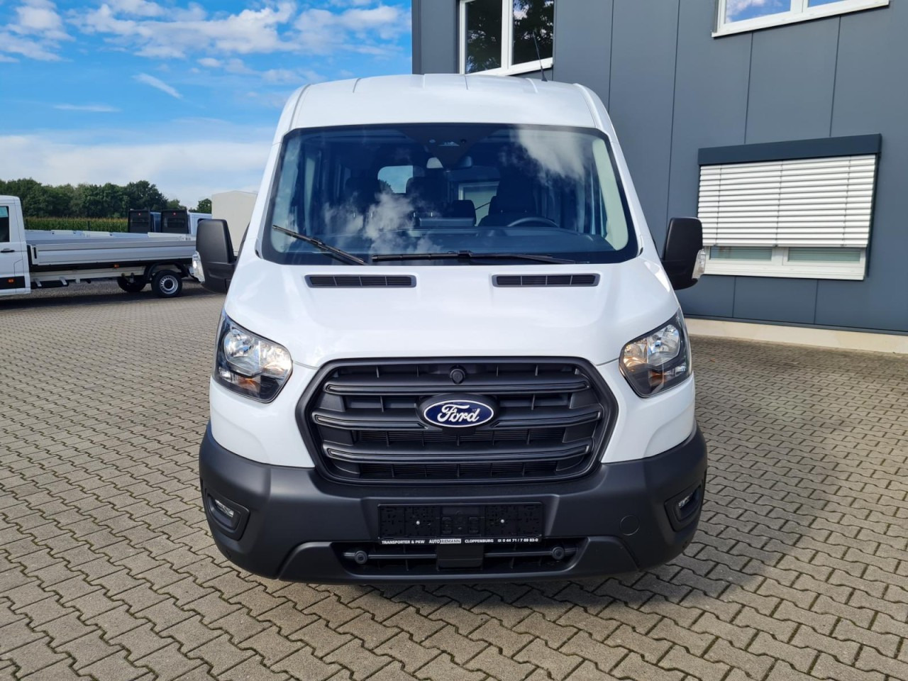 Ford Transit 350 Kombi TDCi L3 AG Trend 9 Sitze AHK KAMERA - Kleinbus, Personentransporter: das Bild 2 Ford Transit 350 Kombi TDCi L3 AG Trend 9 Sitze AHK KAMERA - Kleinbus, Personentransporter: das Bild 2