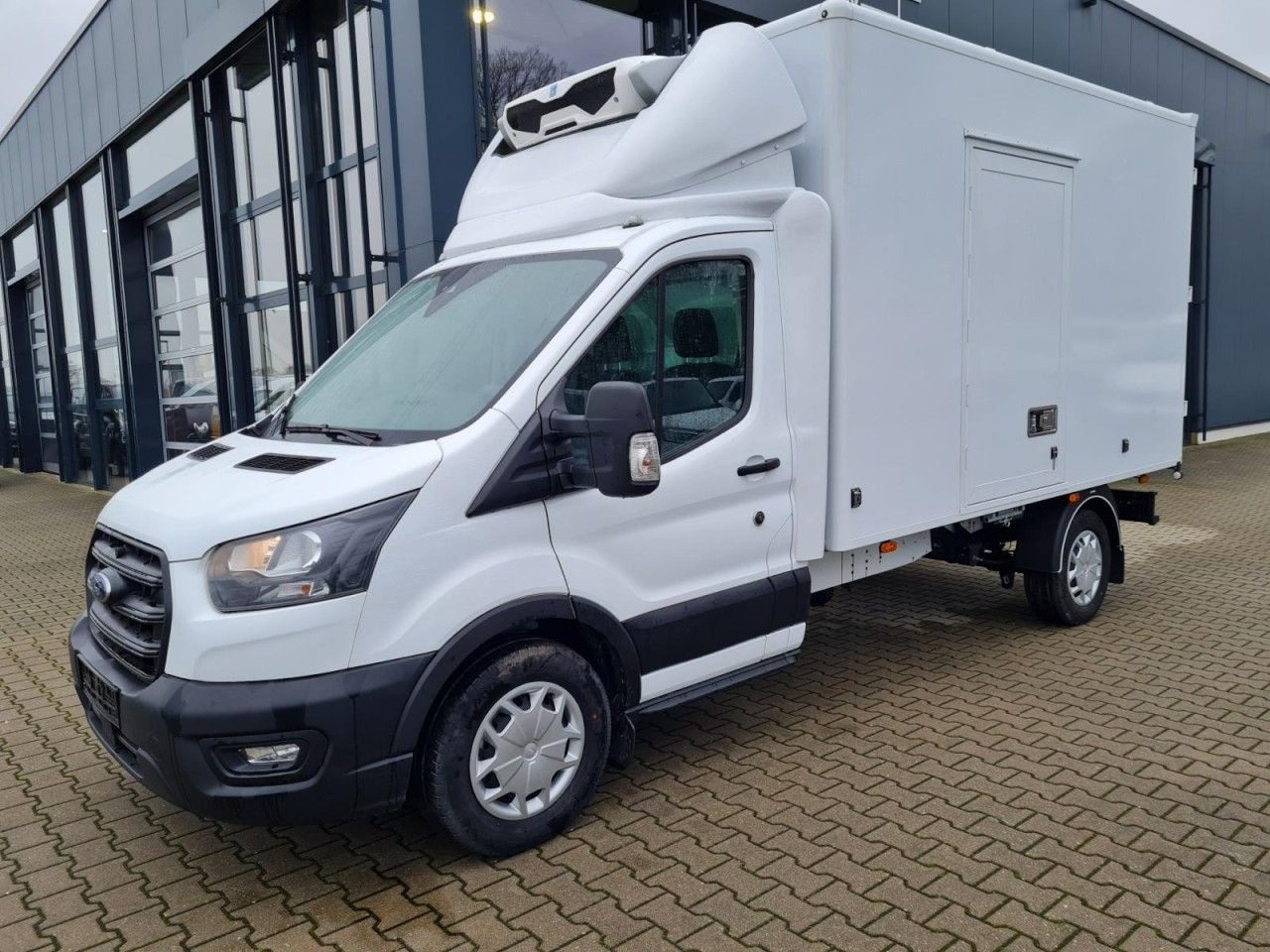 Ford Transit 350 Kühlkoffer STAND+FAHRKÜHLUNG TREND Ford Transit 350 Kühlkoffer STAND+FAHRKÜHLUNG TREND - Kühltransporter: das Bild 3 Ford Transit 350 Kühlkoffer STAND+FAHRKÜHLUNG TREND Ford Transit 350 Kühlkoffer STAND+FAHRKÜHLUNG TREND - Kühltransporter: das Bild 3