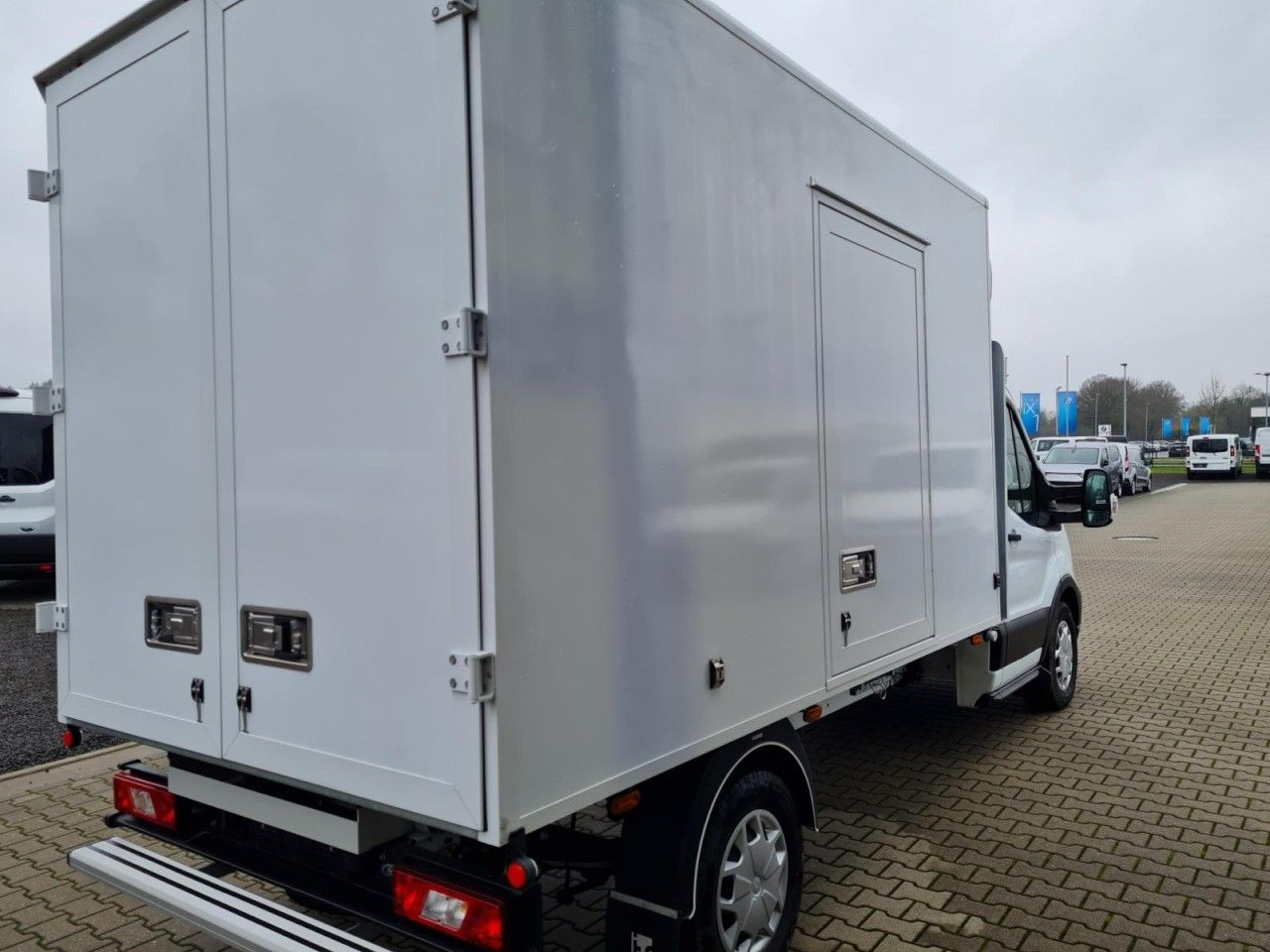 Ford Transit 350 Kühlkoffer STAND+FAHRKÜHLUNG TREND Ford Transit 350 Kühlkoffer STAND+FAHRKÜHLUNG TREND - Kühltransporter: das Bild 4 Ford Transit 350 Kühlkoffer STAND+FAHRKÜHLUNG TREND Ford Transit 350 Kühlkoffer STAND+FAHRKÜHLUNG TREND - Kühltransporter: das Bild 4