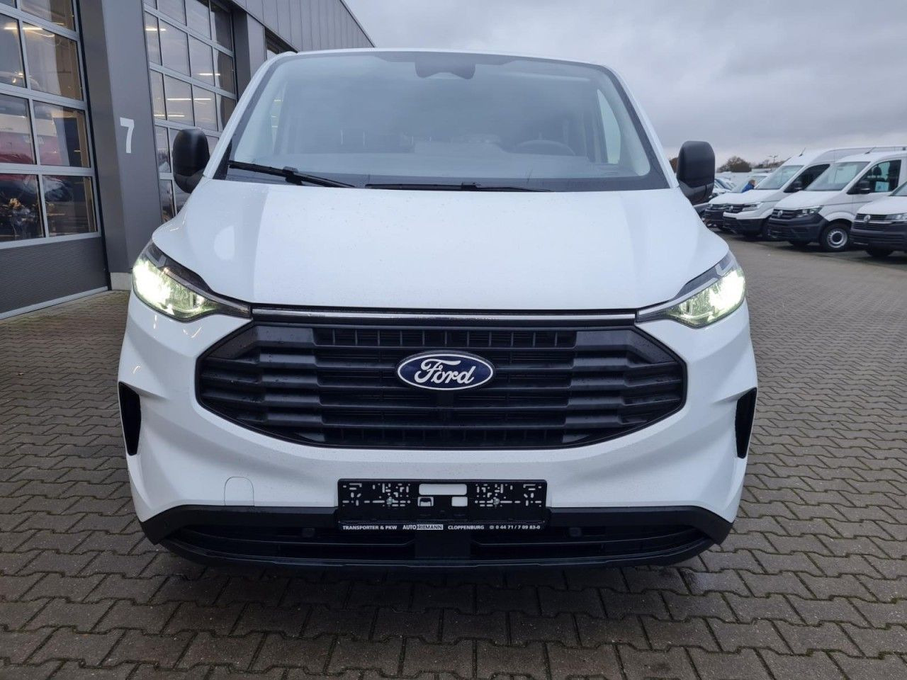 Ford Transit Custom Kombi 320 L2 Trend 9 Sitze KAMERA - PKW: das Bild 2 Ford Transit Custom Kombi 320 L2 Trend 9 Sitze KAMERA - PKW: das Bild 2