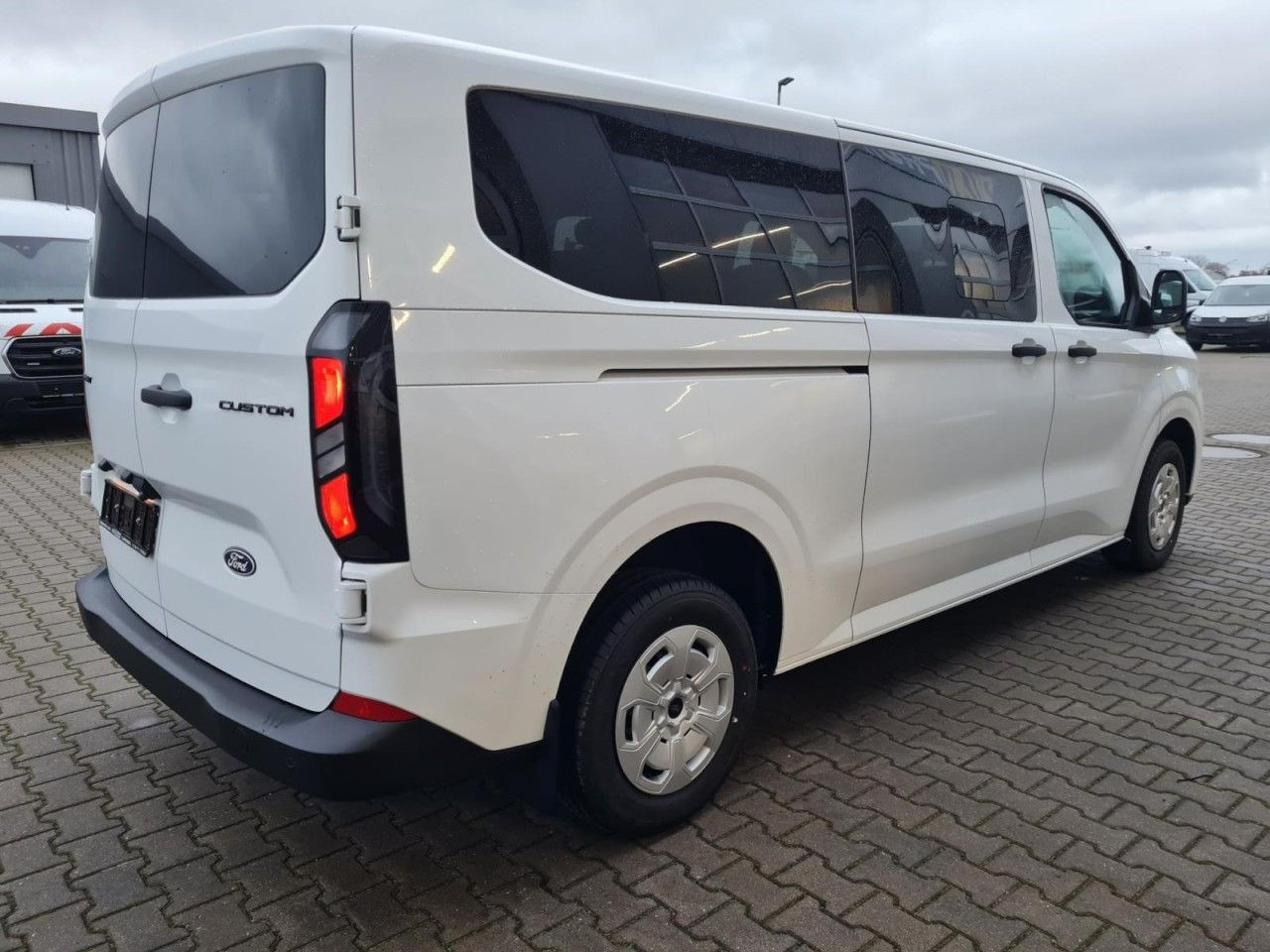 Ford Transit Custom Kombi 320 L2 Trend 9 Sitze KAMERA - PKW: das Bild 4 Ford Transit Custom Kombi 320 L2 Trend 9 Sitze KAMERA - PKW: das Bild 4