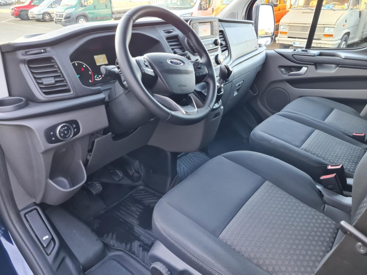 Ford Transit Custom Kombi 320 L2 Trend 9 Sitze PDC - Leasing Ford Transit Custom Kombi 320 L2 Trend 9 Sitze PDC: das Bild 8