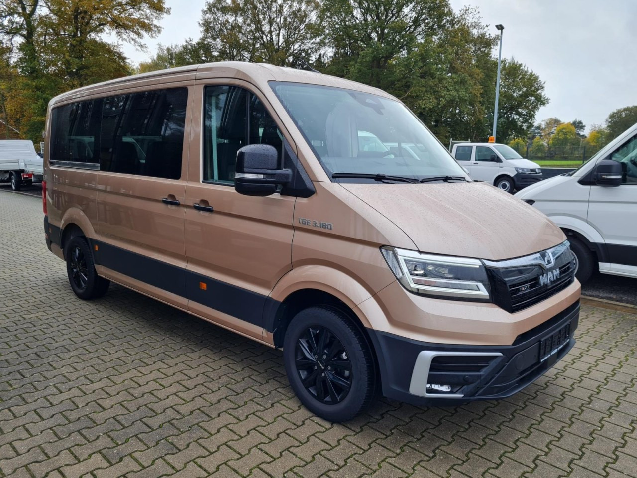 Man TGE 3.180 TDi Kombi 9 Sitze ALU KAMERA LED LEDER Sonderumbau - Transporter mit Doppelkabine: das Bild 3 Man TGE 3.180 TDi Kombi 9 Sitze ALU KAMERA LED LEDER Sonderumbau - Transporter mit Doppelkabine: das Bild 3