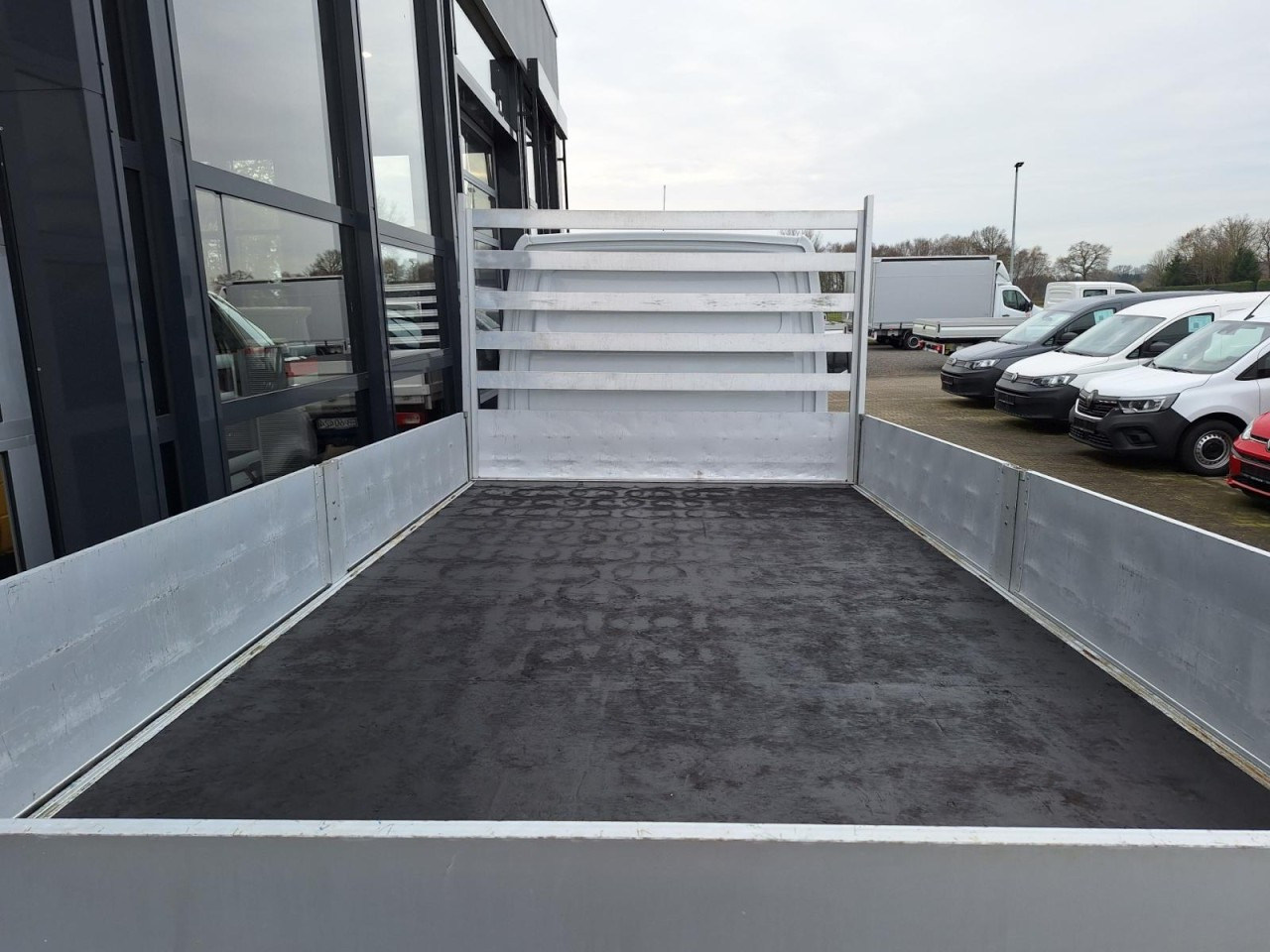 Mercedes-Benz Sprinter 317 CDI Pritsche L4 RWD AHK KLIMA TEMPOMAT - Pritsche Transporter: das Bild 3 Mercedes-Benz Sprinter 317 CDI Pritsche L4 RWD AHK KLIMA TEMPOMAT - Pritsche Transporter: das Bild 3