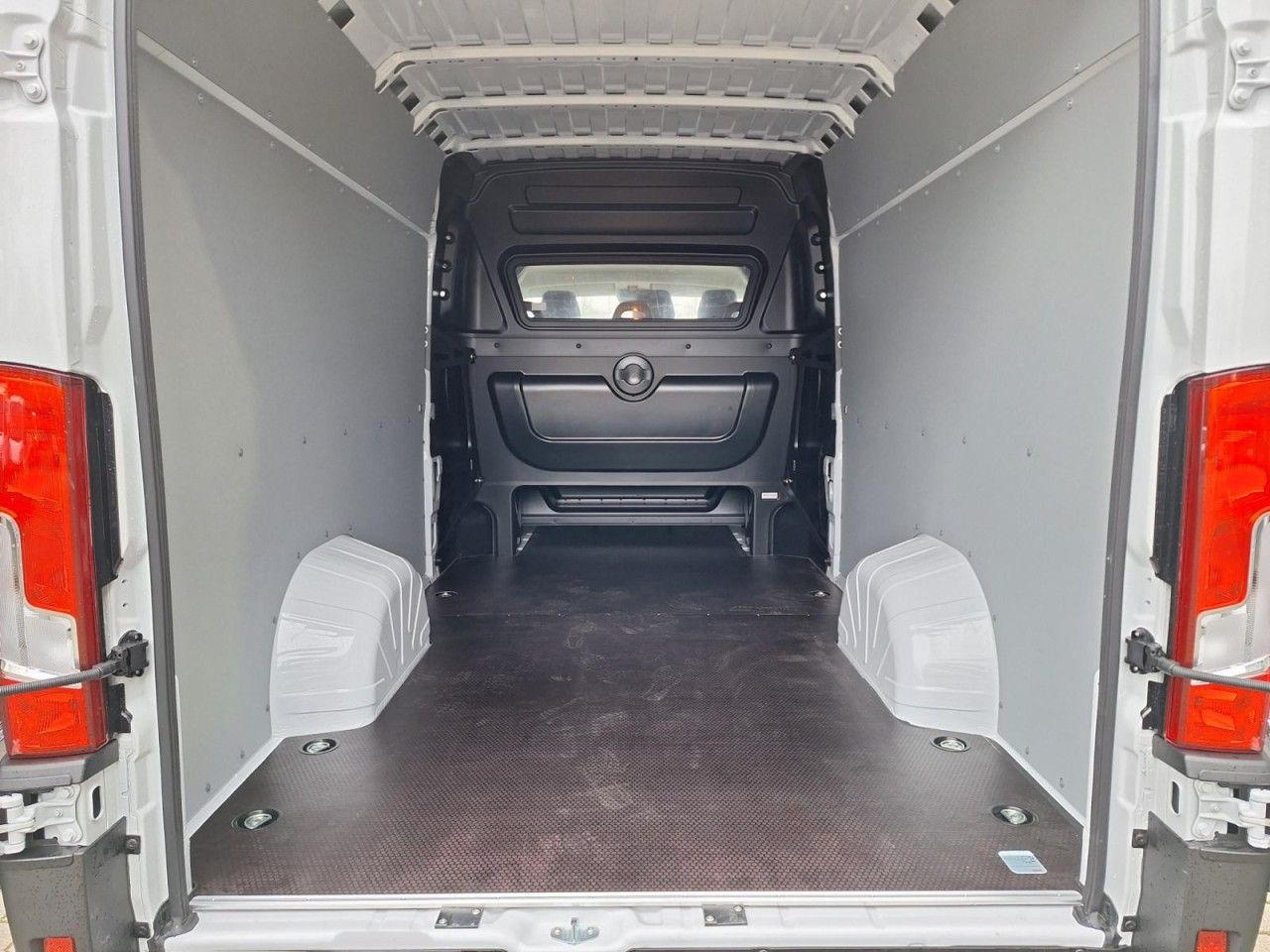 Kastenwagen, Transporter mit Doppelkabine Opel Movano 35 Kasten L4 Doka 6-Sitze verstärkt PDC T: das Bild 17