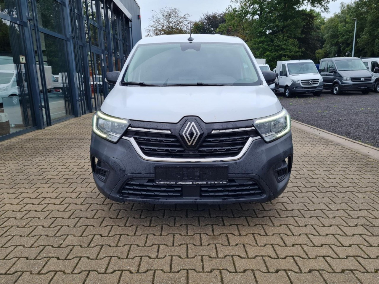 Renault Kangoo Van Kasten L1H1 TCe 1.3i KLIMA PDC TEMPOMAT - Kleintransporter: das Bild 2 Renault Kangoo Van Kasten L1H1 TCe 1.3i KLIMA PDC TEMPOMAT - Kleintransporter: das Bild 2