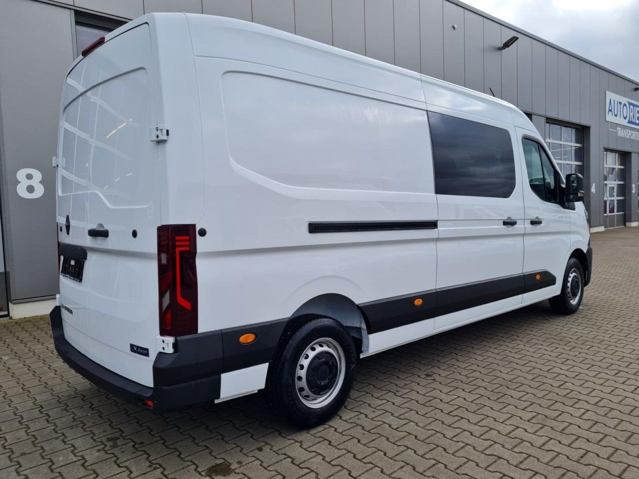 Renault Master 3,5t Kasten Doka dCi 130 L3H2 - Kastenwagen, Transporter mit Doppelkabine: das Bild 4 Renault Master 3,5t Kasten Doka dCi 130 L3H2 - Kastenwagen, Transporter mit Doppelkabine: das Bild 4