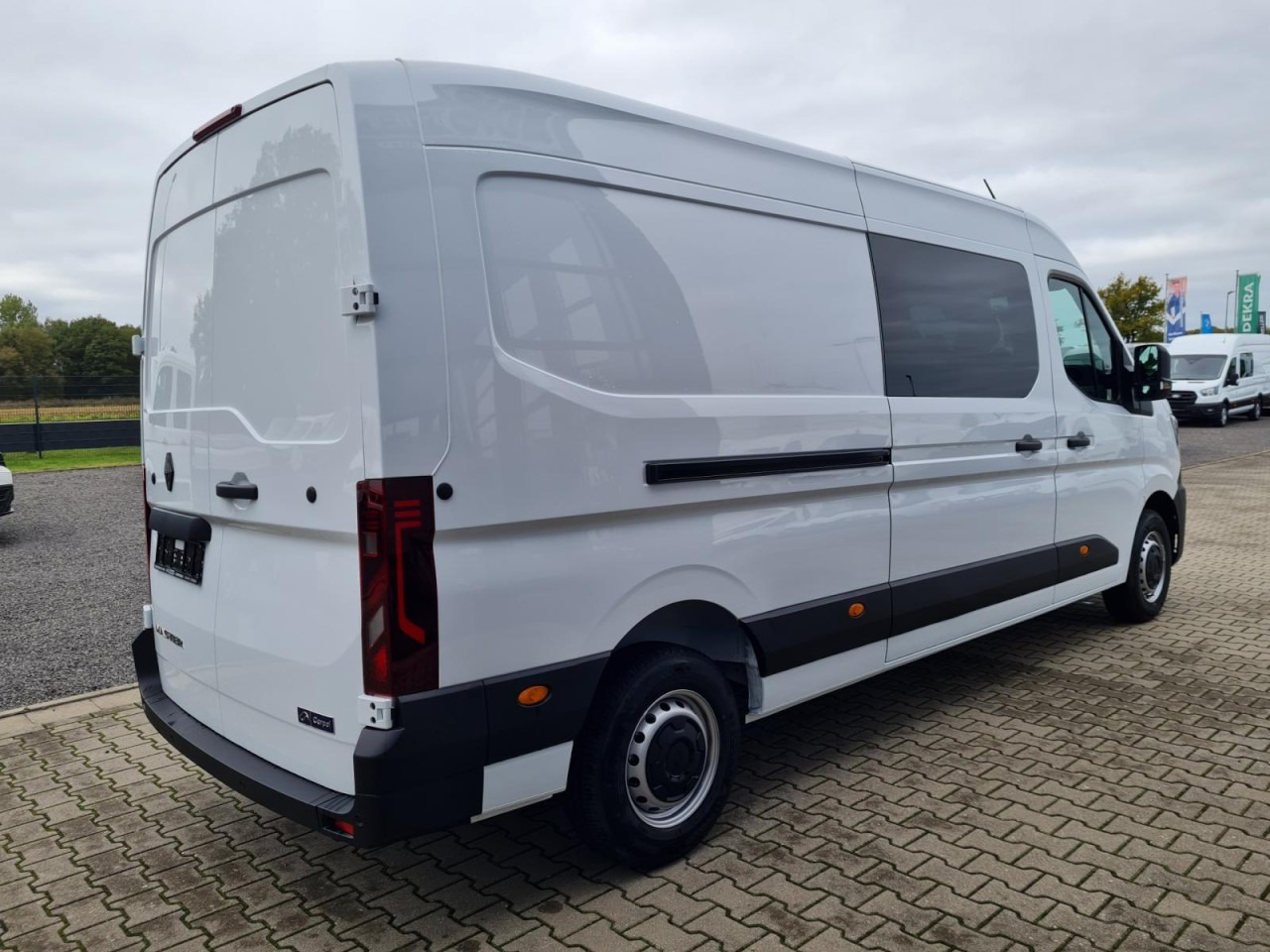 Renault Master 35 Kasten dCi Doka L3H2 KLIMA TEMPOMAT - Transporter mit Doppelkabine: das Bild 4 Renault Master 35 Kasten dCi Doka L3H2 KLIMA TEMPOMAT - Transporter mit Doppelkabine: das Bild 4