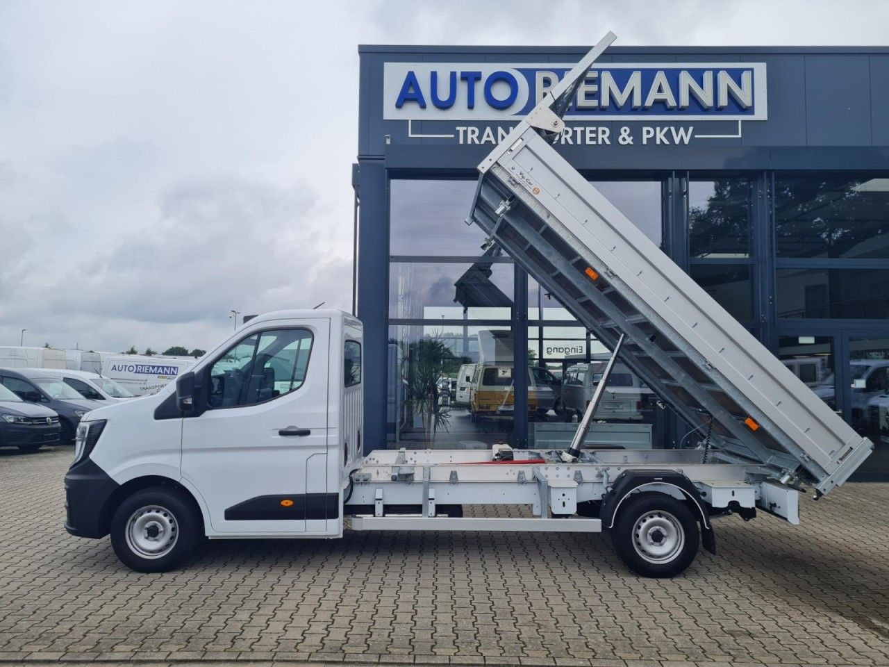Renault Master New 35 3 Seiten Kipper Klima AHK - Kipper Transporter: das Bild 2 Renault Master New 35 3 Seiten Kipper Klima AHK - Kipper Transporter: das Bild 2