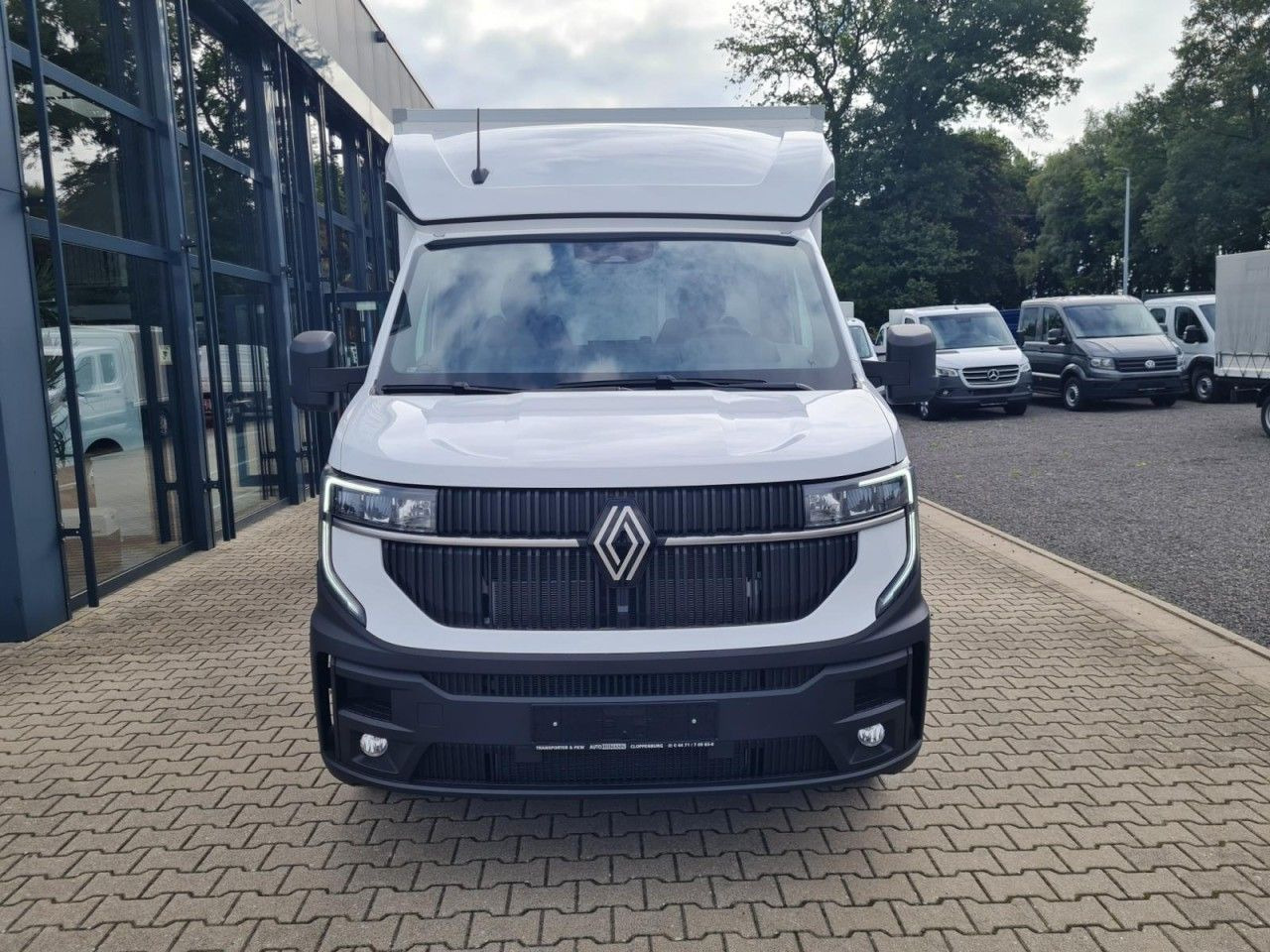 Renault Master New 35 Tiefrahmen Koffer dCi 170 - Koffer Transporter: das Bild 2 Renault Master New 35 Tiefrahmen Koffer dCi 170 - Koffer Transporter: das Bild 2