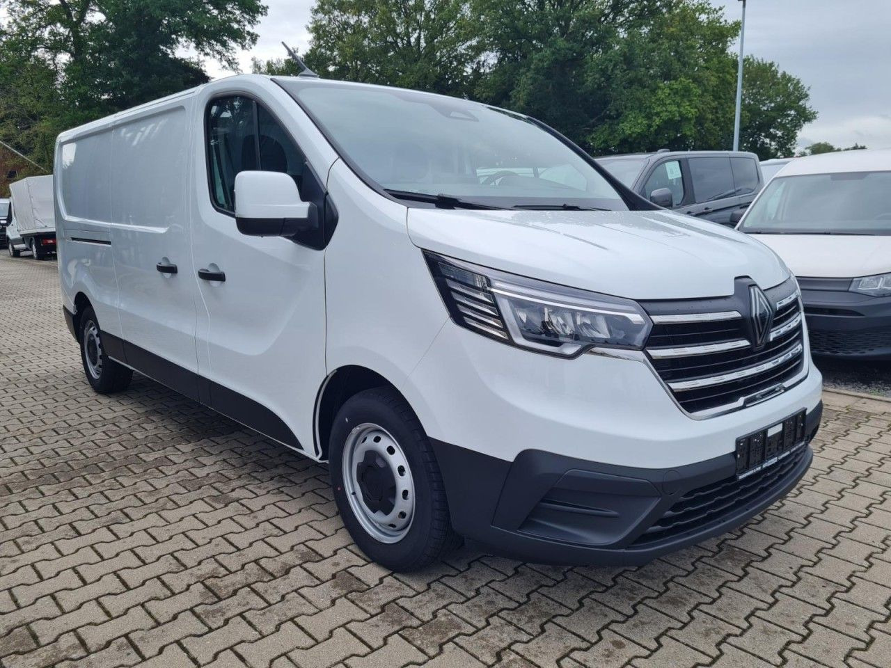 Renault Trafic Kühlkasten 3.0t L2 KLIMA LED NAVI_APP TEM - Kühltransporter: das Bild 3 Renault Trafic Kühlkasten 3.0t L2 KLIMA LED NAVI_APP TEM - Kühltransporter: das Bild 3