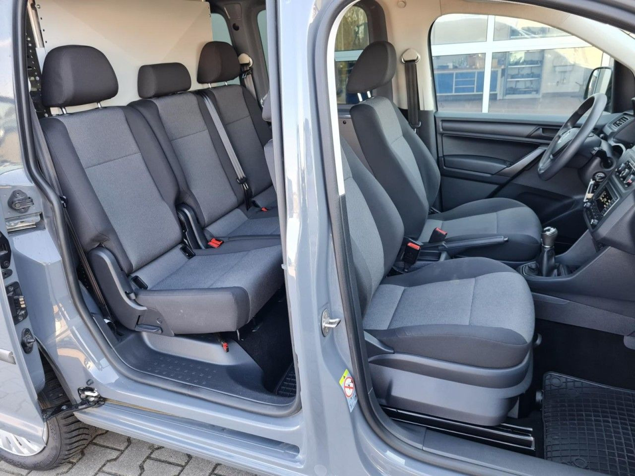 Volkswagen Caddy 4Motion 2.0 TDI Kombi (EURO 6d-TEMP) - PKW: das Bild 4 Volkswagen Caddy 4Motion 2.0 TDI Kombi (EURO 6d-TEMP) - PKW: das Bild 4