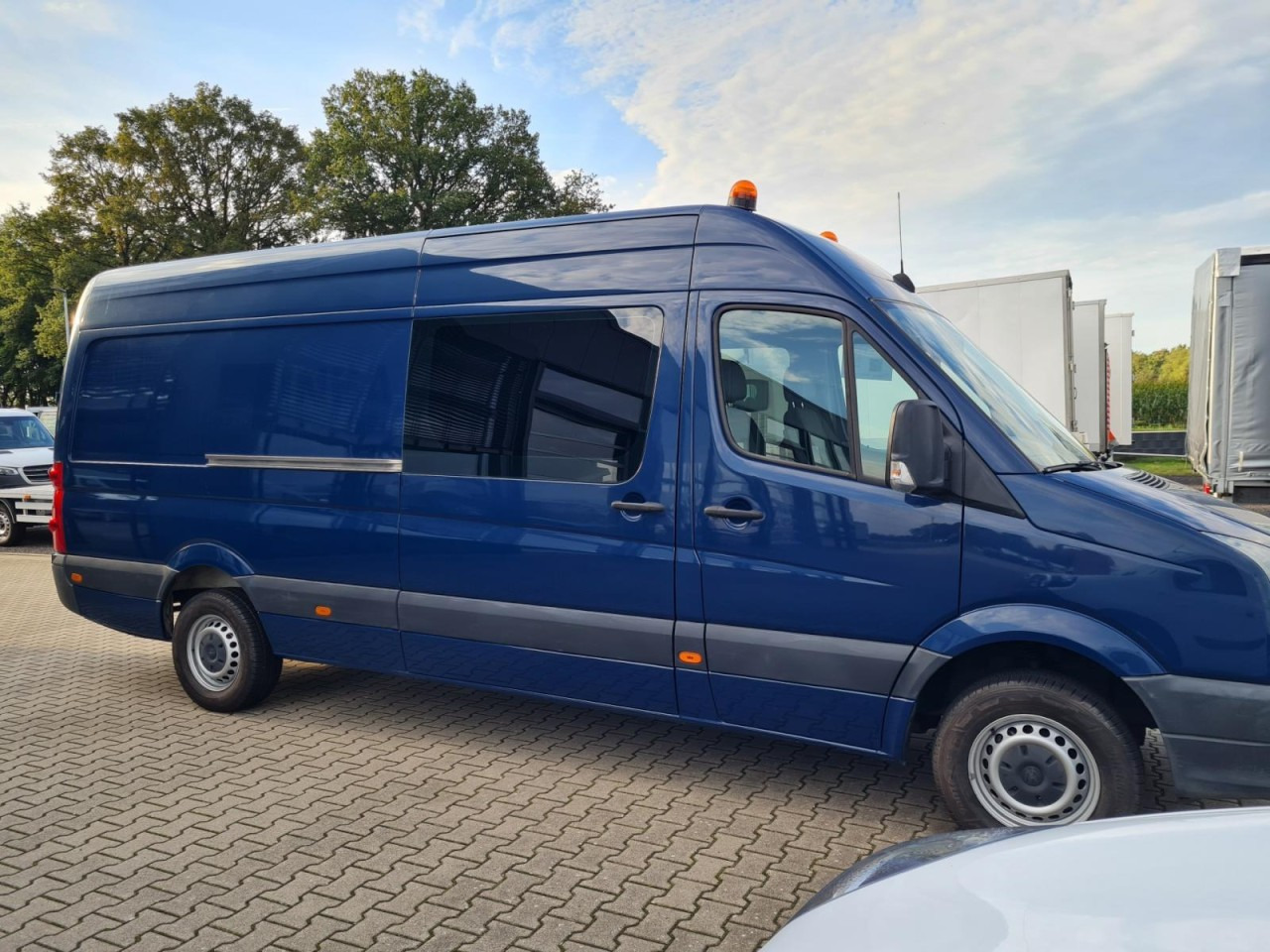 Volkswagen Crafter 35 Kasten Doka 5 Sitze AHK 3.5to REGALSYSTEM - Kastenwagen, Transporter mit Doppelkabine: das Bild 3 Volkswagen Crafter 35 Kasten Doka 5 Sitze AHK 3.5to REGALSYSTEM - Kastenwagen, Transporter mit Doppelkabine: das Bild 3