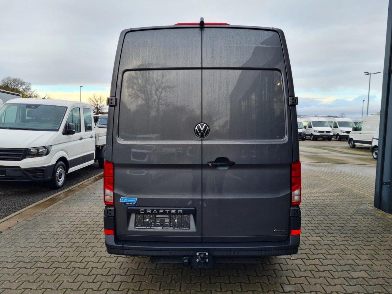 Volkswagen Crafter 35 Kasten MR L3H3 AG 4MOTION AHK LED KAMERA - Kastenwagen: das Bild 5 Volkswagen Crafter 35 Kasten MR L3H3 AG 4MOTION AHK LED KAMERA - Kastenwagen: das Bild 5