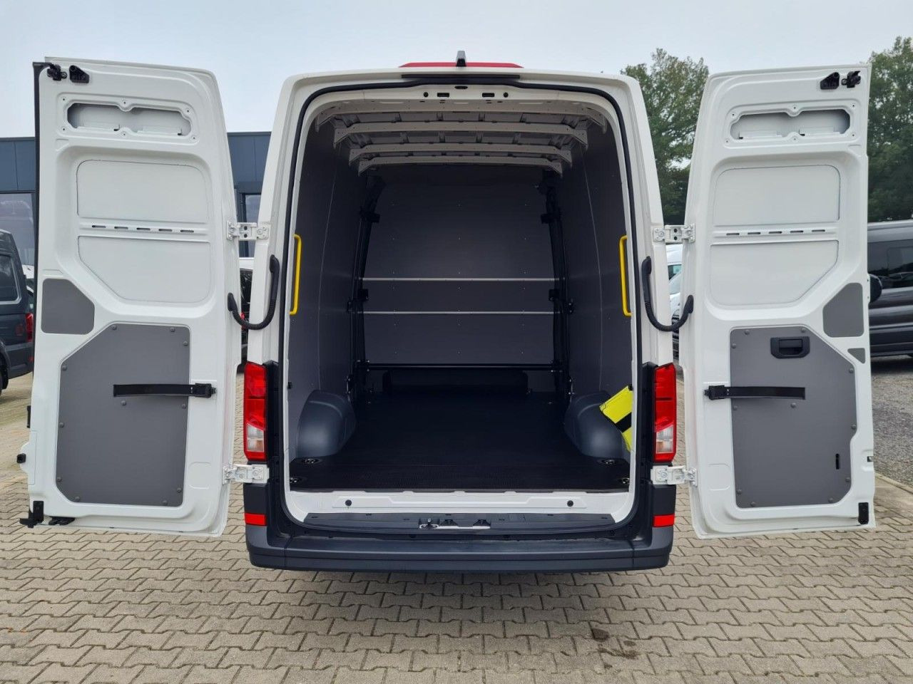 Kastenwagen, Transporter mit Doppelkabine Volkswagen Crafter 35 Kasten Plus 4MOTION Doka Mixto L4H3: das Bild 6