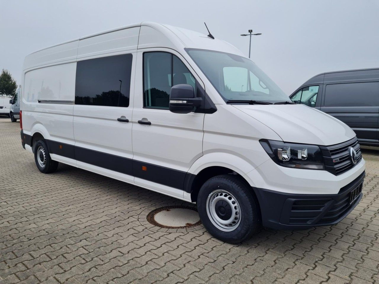 Volkswagen Crafter 35 Kasten Plus 4MOTION Doka Mixto L4H3 - Kastenwagen, Transporter mit Doppelkabine: das Bild 3 Volkswagen Crafter 35 Kasten Plus 4MOTION Doka Mixto L4H3 - Kastenwagen, Transporter mit Doppelkabine: das Bild 3