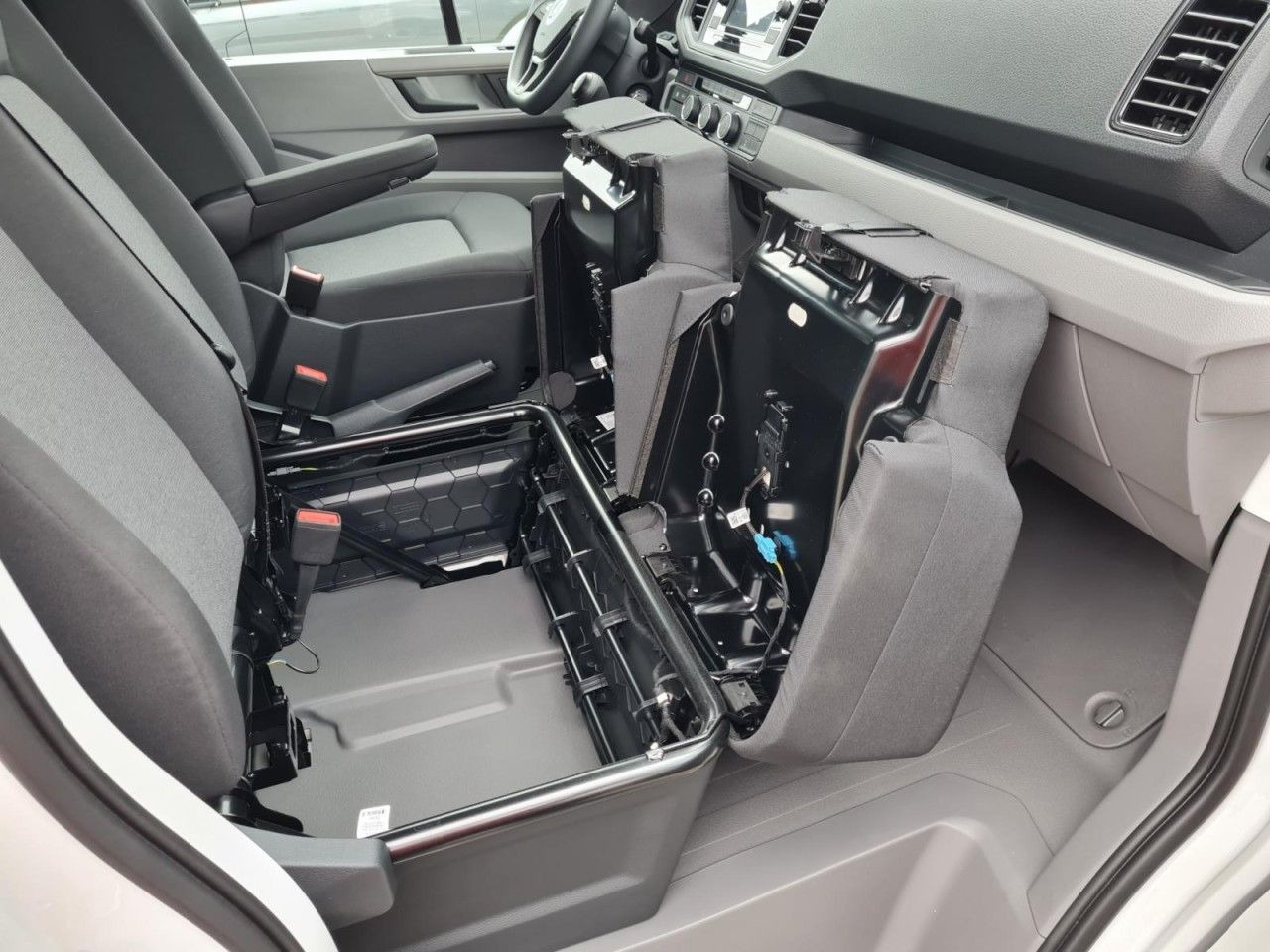 Kastenwagen, Transporter mit Doppelkabine Volkswagen Crafter 35 Kasten Plus 4MOTION Doka Mixto L4H3: das Bild 17