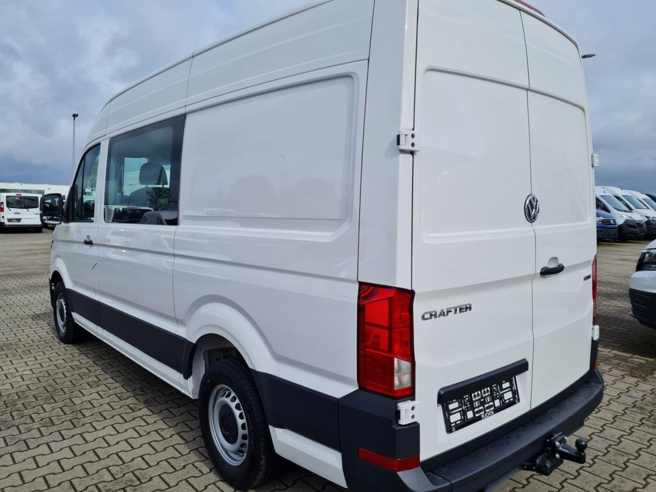 Volkswagen Crafter 35 Kasten Plus Doka mixto 4motion AHK - Kastenwagen, Transporter mit Doppelkabine: das Bild 5 Volkswagen Crafter 35 Kasten Plus Doka mixto 4motion AHK - Kastenwagen, Transporter mit Doppelkabine: das Bild 5