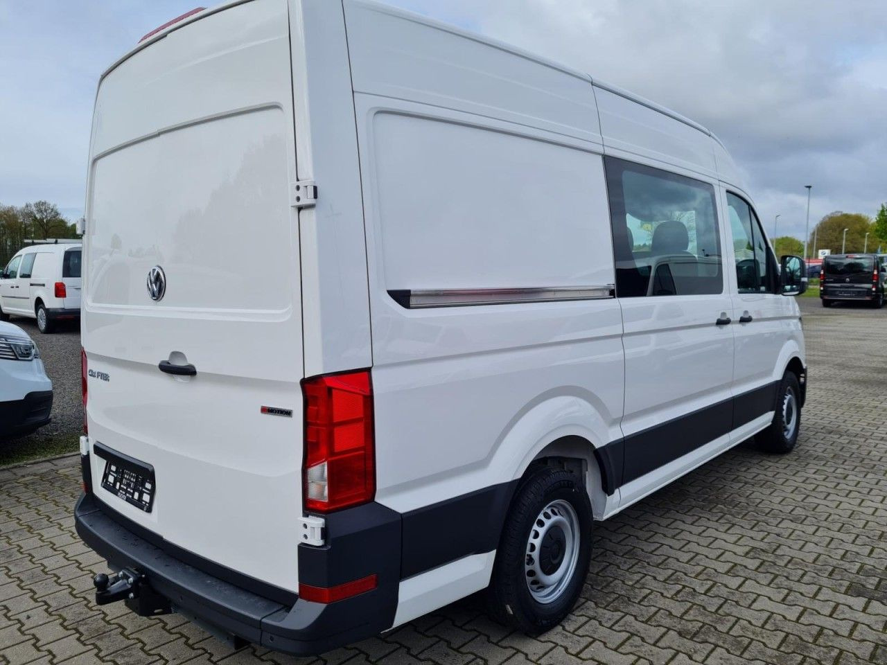 Volkswagen Crafter 35 Kasten Plus Doka mixto 4motion AHK - Kastenwagen, Transporter mit Doppelkabine: das Bild 4 Volkswagen Crafter 35 Kasten Plus Doka mixto 4motion AHK - Kastenwagen, Transporter mit Doppelkabine: das Bild 4