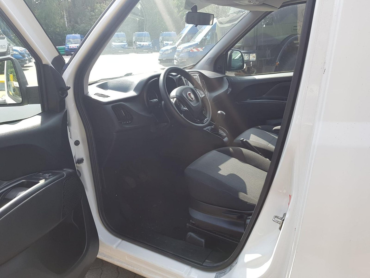 Personentransporter Fiat Doblo Kastenwagen SX 1.3 Klima, Radio mit Nav...: das Bild 11